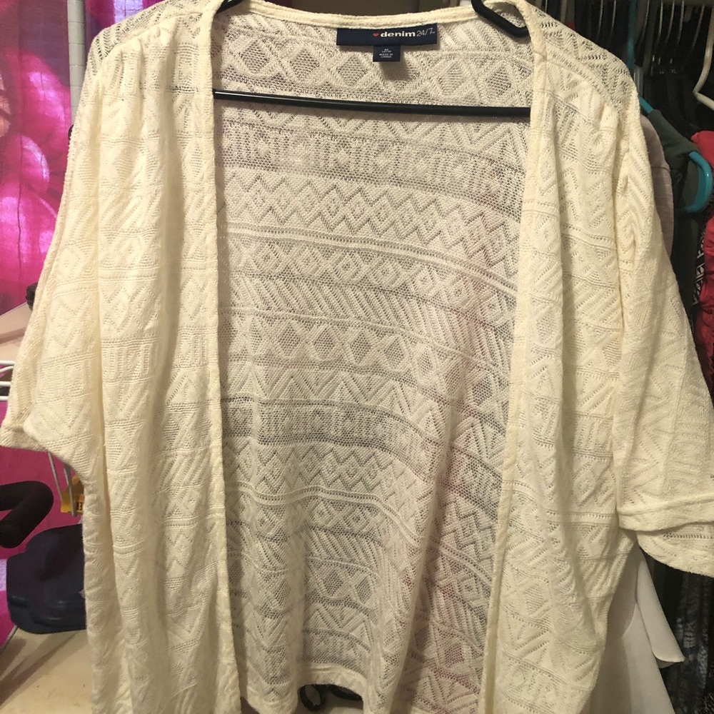 Ladies 24/7 off white cardigan size Medium